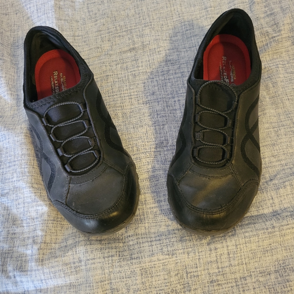 Skechers slip resistant work shoes women's size 9